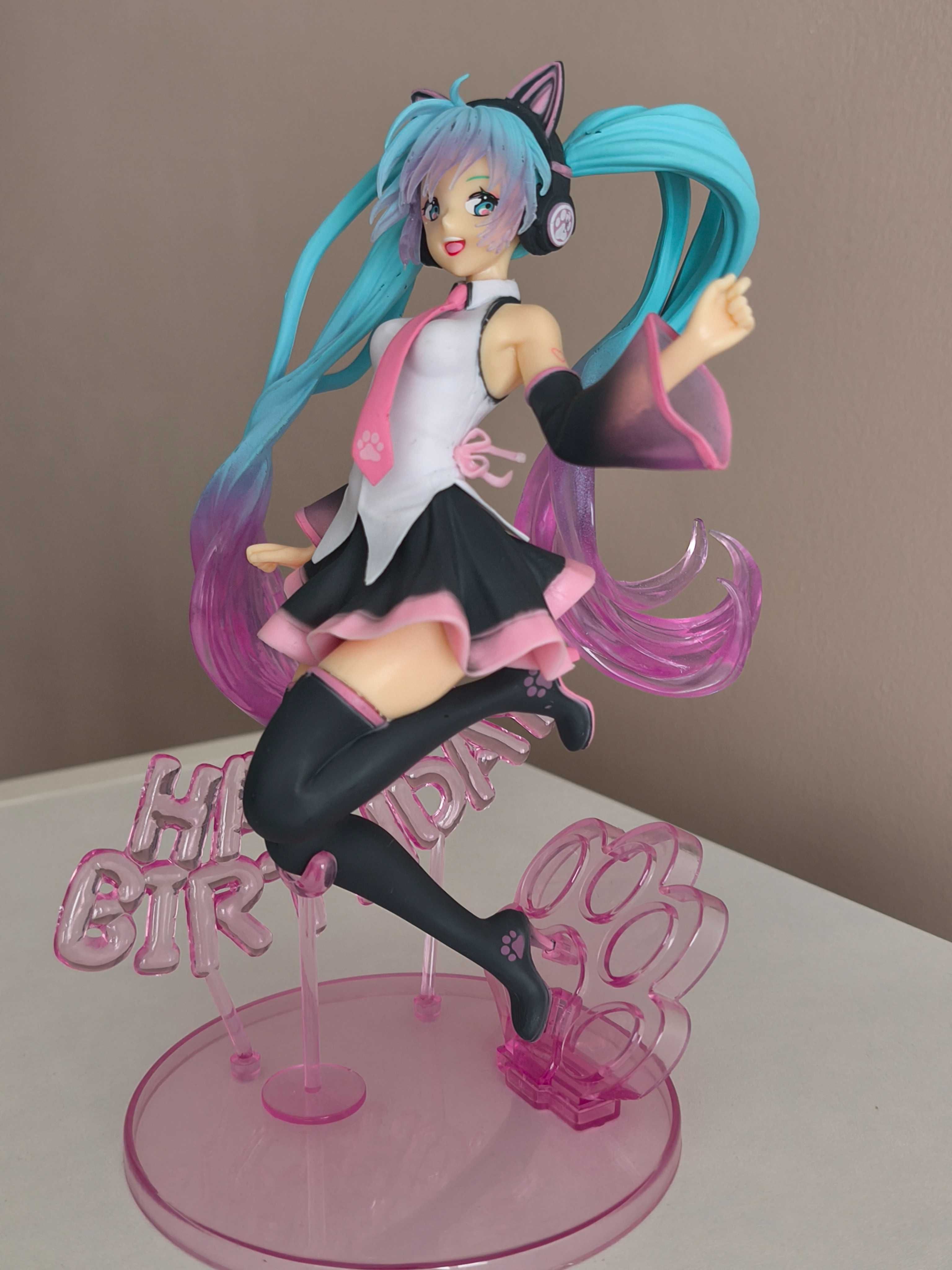 Аниме колекционерска фигурка на  Hatsune Miku Birthday 2021 AMP Figure