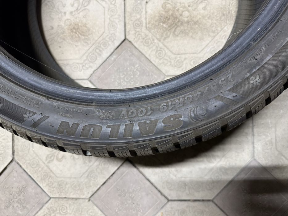 Зимние шины 255/40/19