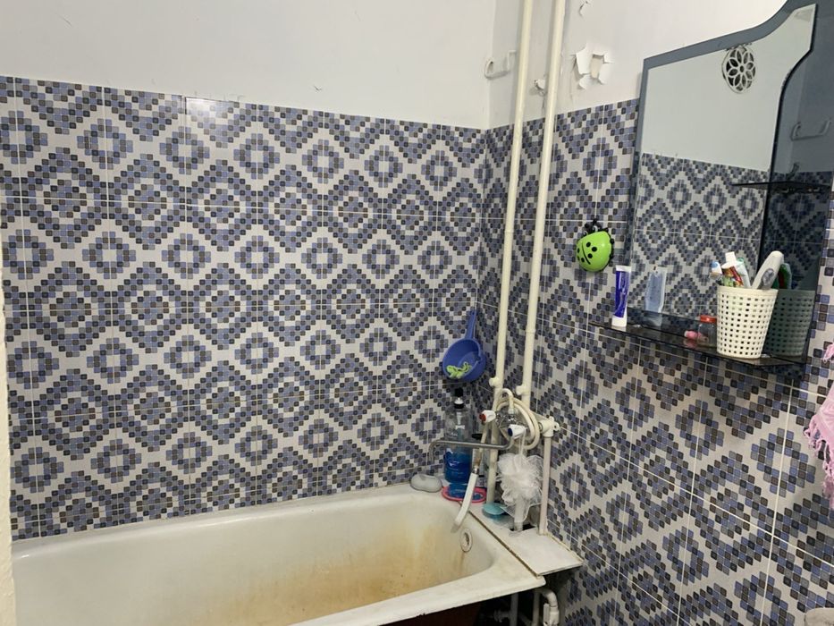 Срочно двухкомнатная 65 квадратов