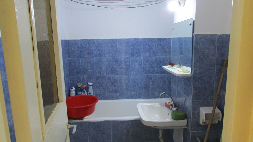 apartament 3 camere decomandat etaj 2  M. EMINESCU  CĂLAN