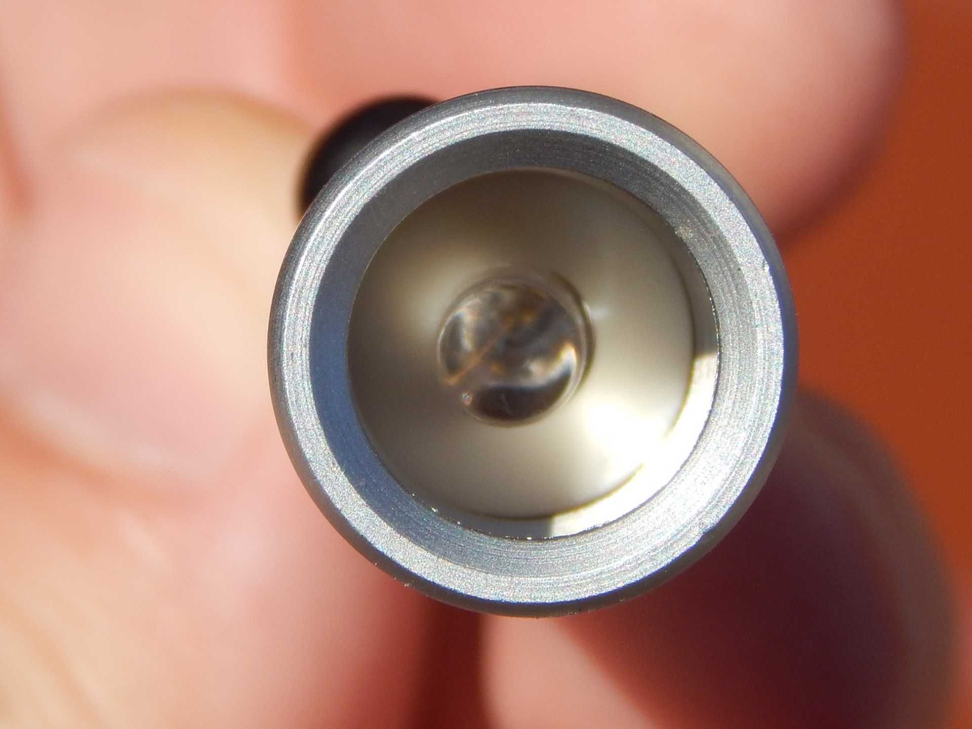 Lanterna LED MIVD metalica marime mica cu breloc si cutie originala