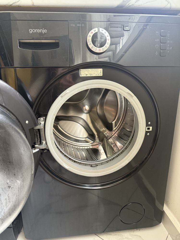 Прралня Gorenje черна