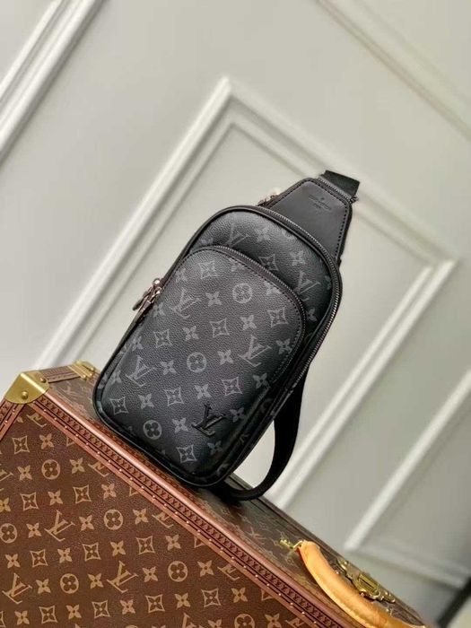Louis Vuitton Avenue Slingbag PM