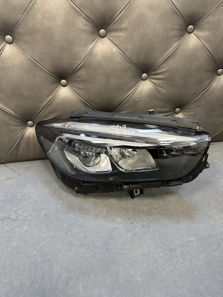 Mercedes 247 B class led фар фарове десен