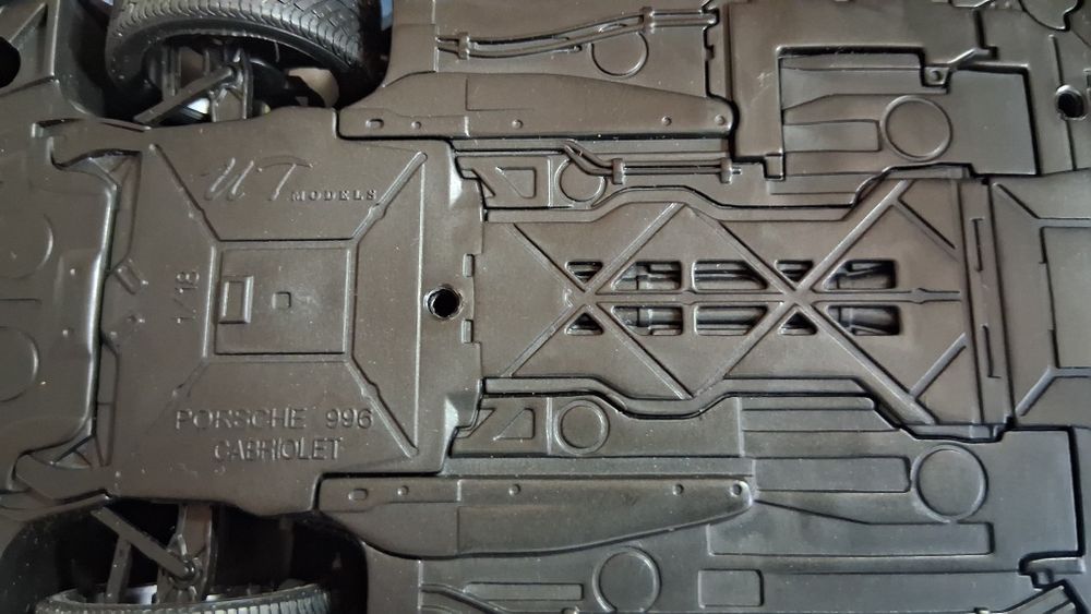 Porsche 996  Cabriolet 1:18 UT model