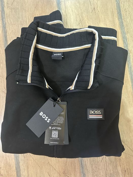 Продавам мъжки екип 2 ХЛ ,нов!