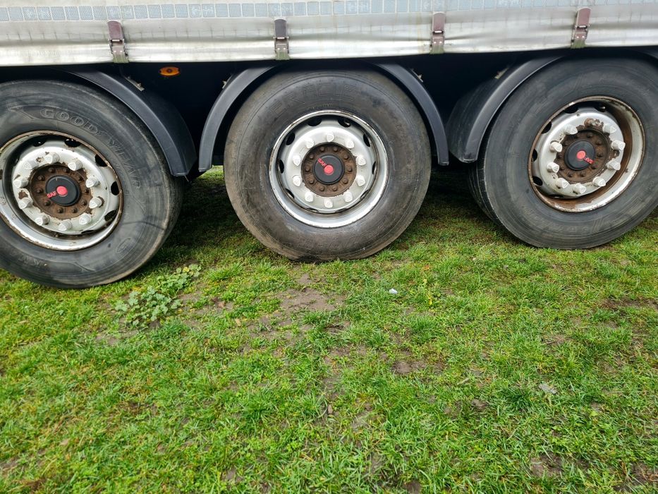 Vând semiremorca schwarzmuler