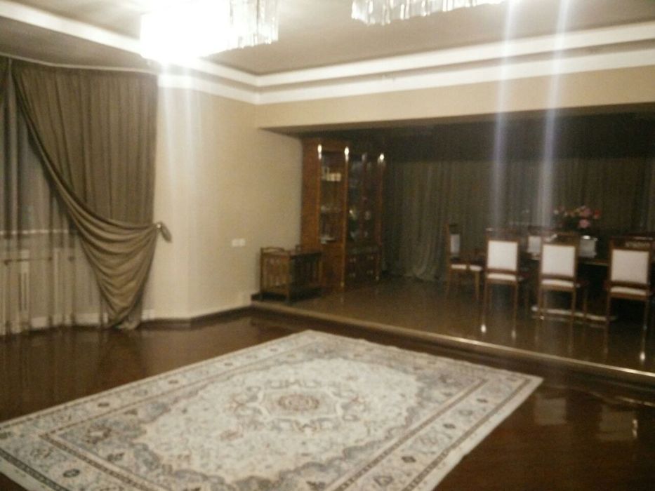 ПРОДАЁТСЯ эксклюзивная 3-уровневая квартира (GABUS) в центре