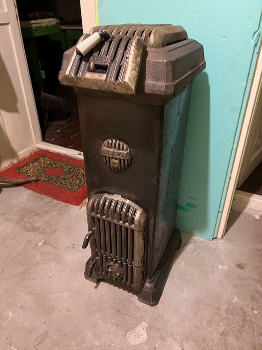 Пернишка печка за твърдо гориво