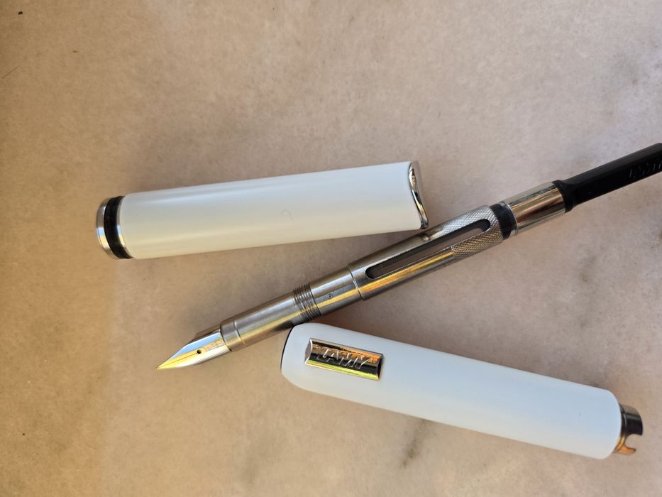 Lamy Dialog Stilou Negru mat si Dialog CC alb