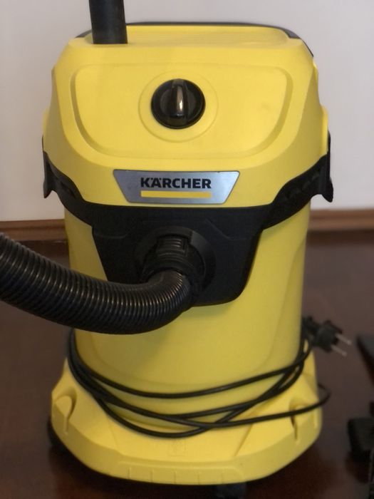 Vând aspirator multifuncțional Karcher WD 3.  1.628-101.0   17L.1000W