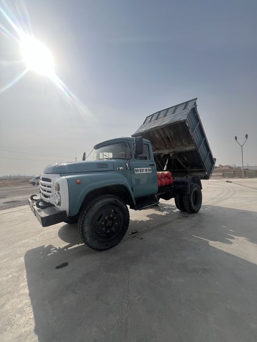 Зил сотилади яхши холата.