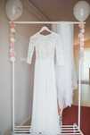 Rochie de mireasa din broderie si voal