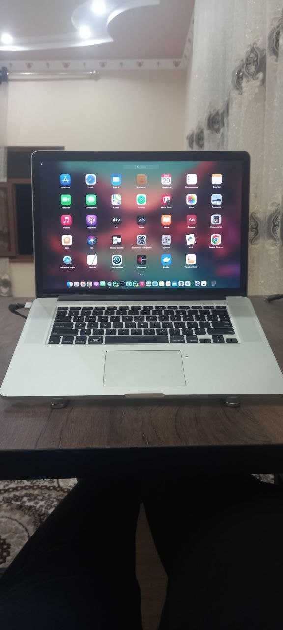 Macbook Pro sotiladi