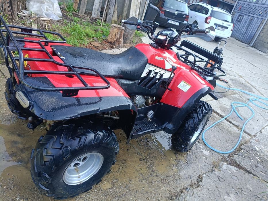 Vând ATV linhai 300