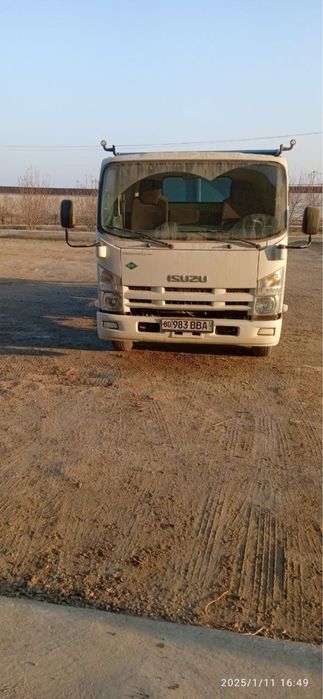 “Isuzu” samosval sotiladi