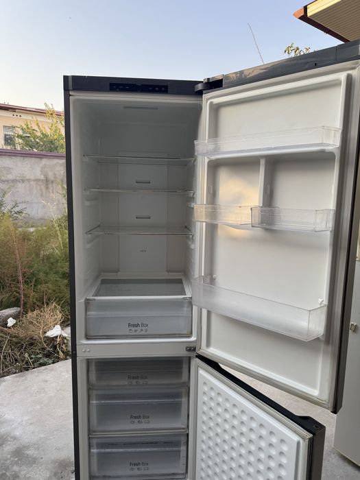 Artel holadilnik sotiladi