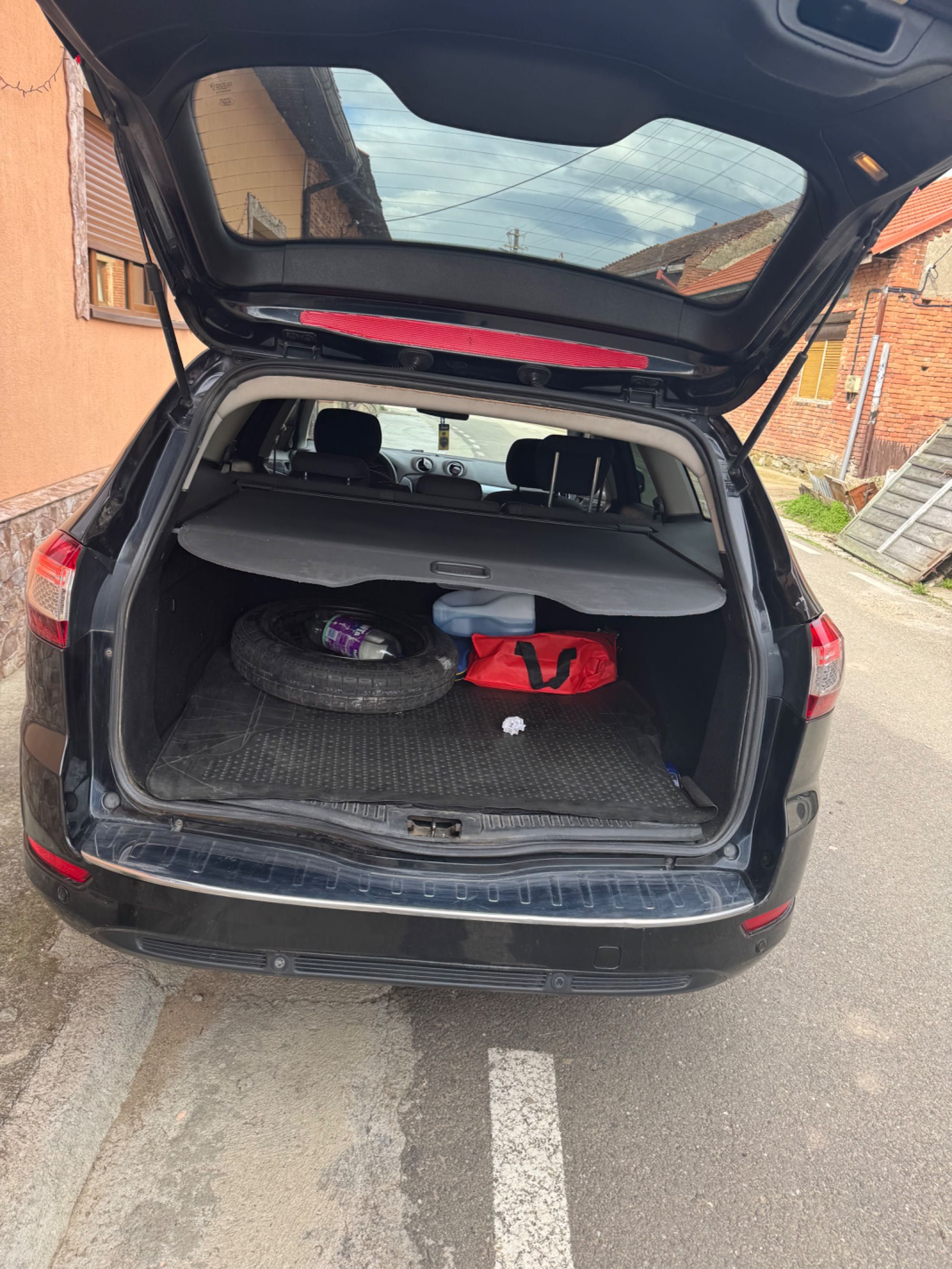Vând Ford Mondeo MK4 2011