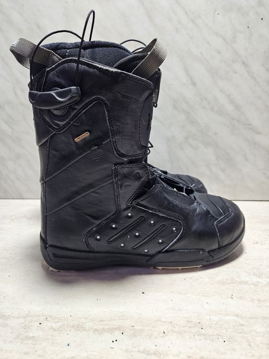 Boots 134 buti placa snowboard  Salomon  mărimea 41  ( 26  cm) .