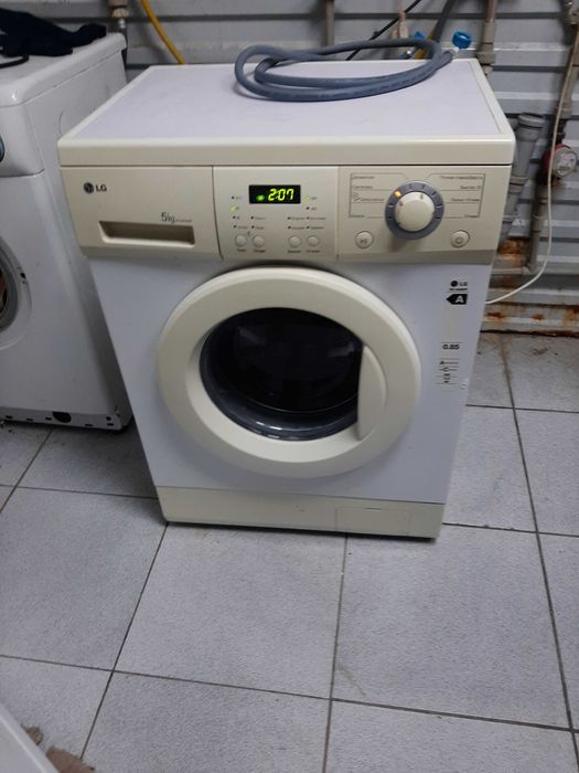 Продам стиральную машину LG