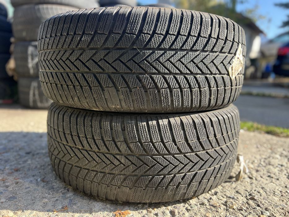 Зимни гуми 255/55/19 Brigestone DOT 23 . Цената е за двата броя .