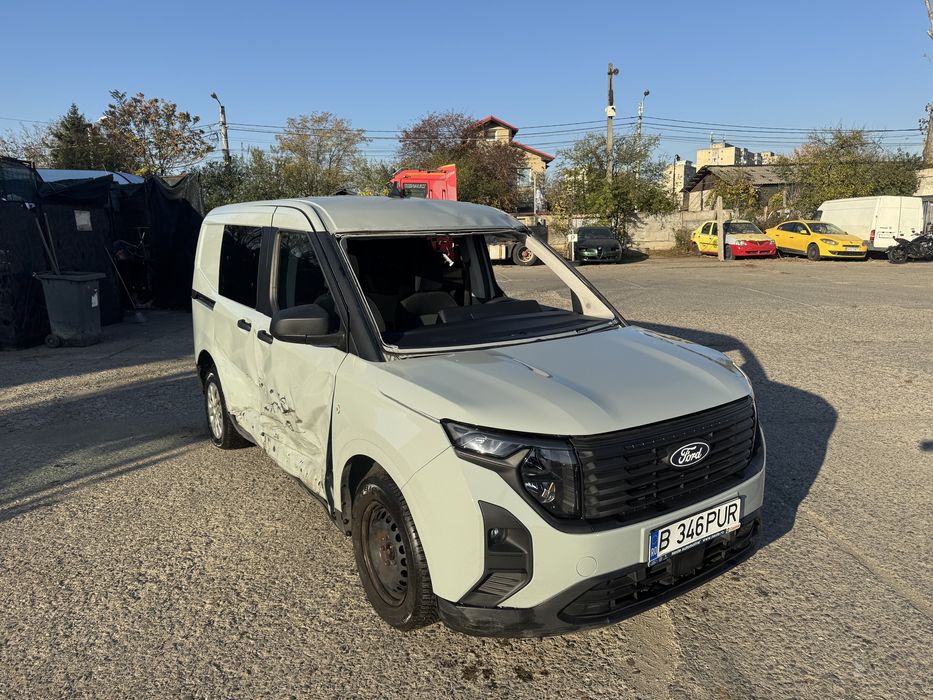 Vand Ford Transit Courier 2024 Avariat