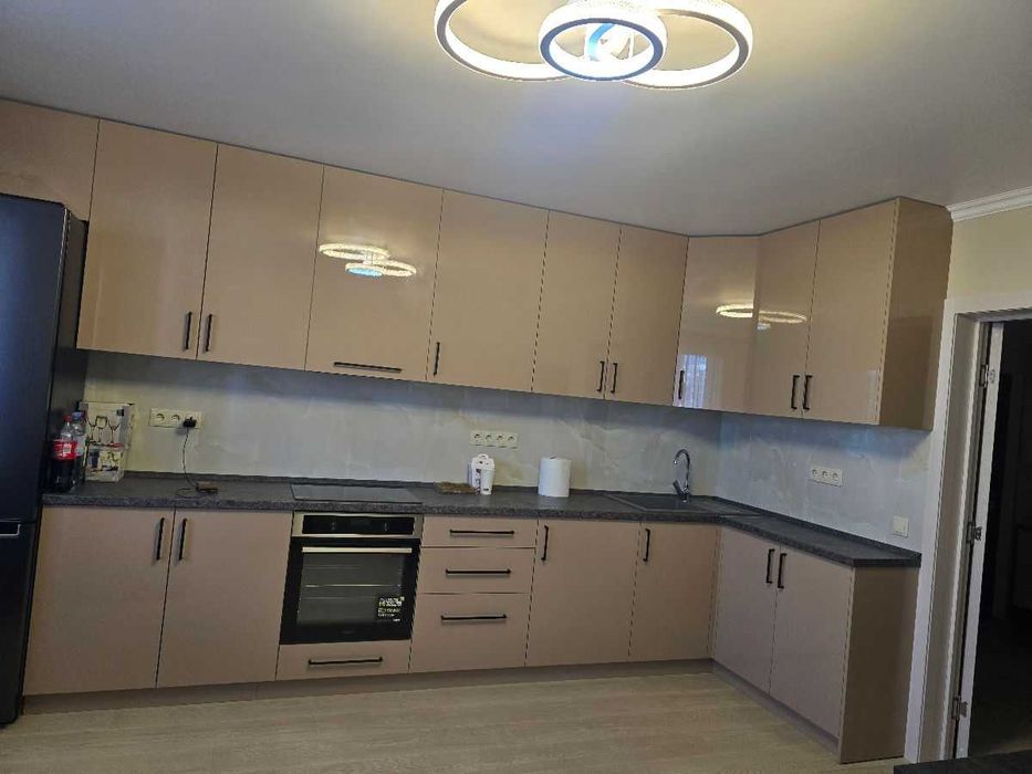 Дава се под наем Тристаен апартамент в София, Красно село - 100 кв.м за 475 € - Снимка #3