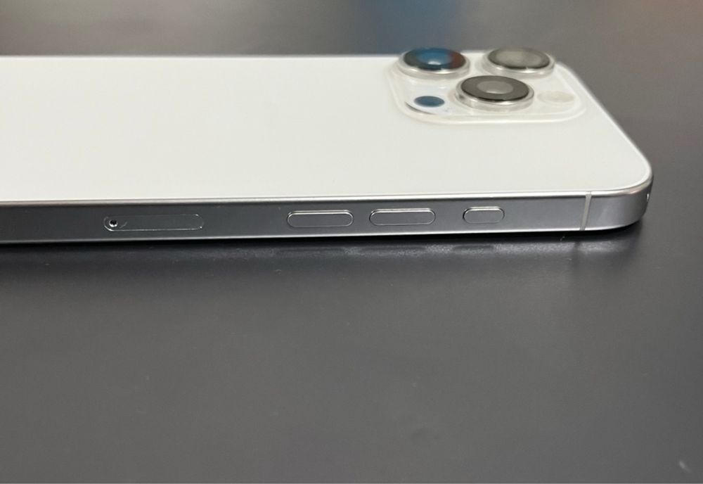 Iphone 16 Pro White Titanium