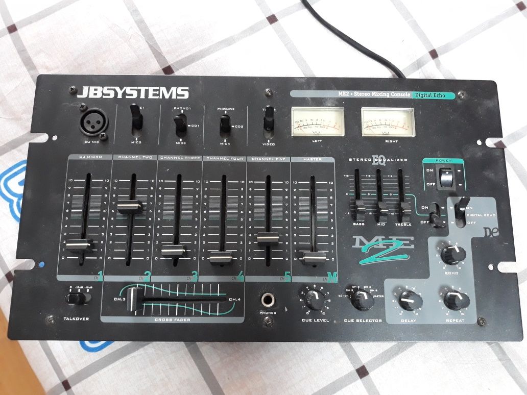 Vand consola DJ ME2 de la JBSystems