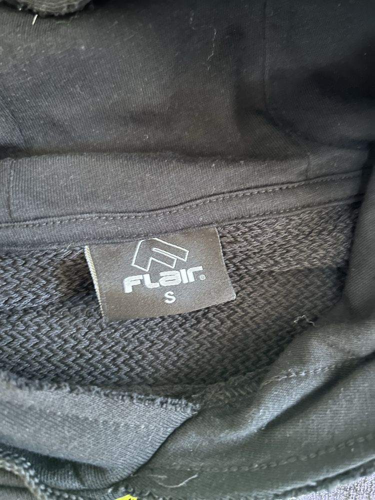 суичър Flair - размер S