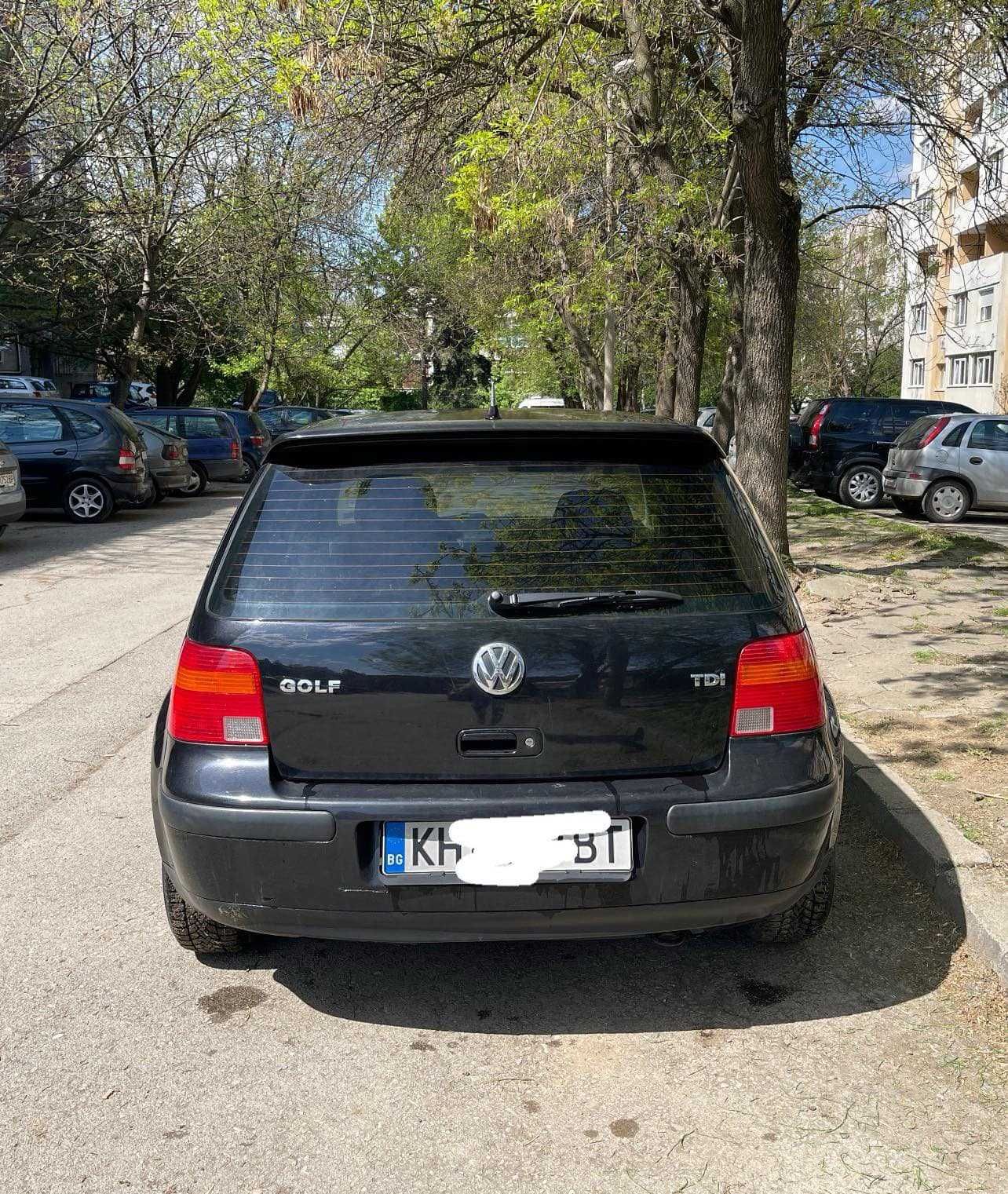 Продавам VW Golf 4 – 1.9 TDI - черен металик