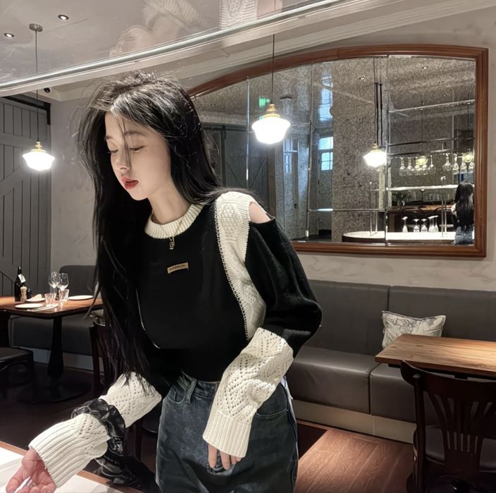 Черно белый вязаный свитер, отлично подойдет для осени и зимы.