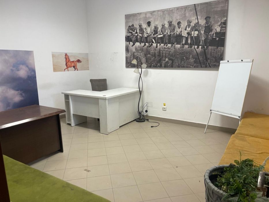 Apartament / Spatiu comercial + curte privată, ideal și pentru birou