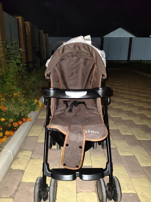 Легкая летняя коляска