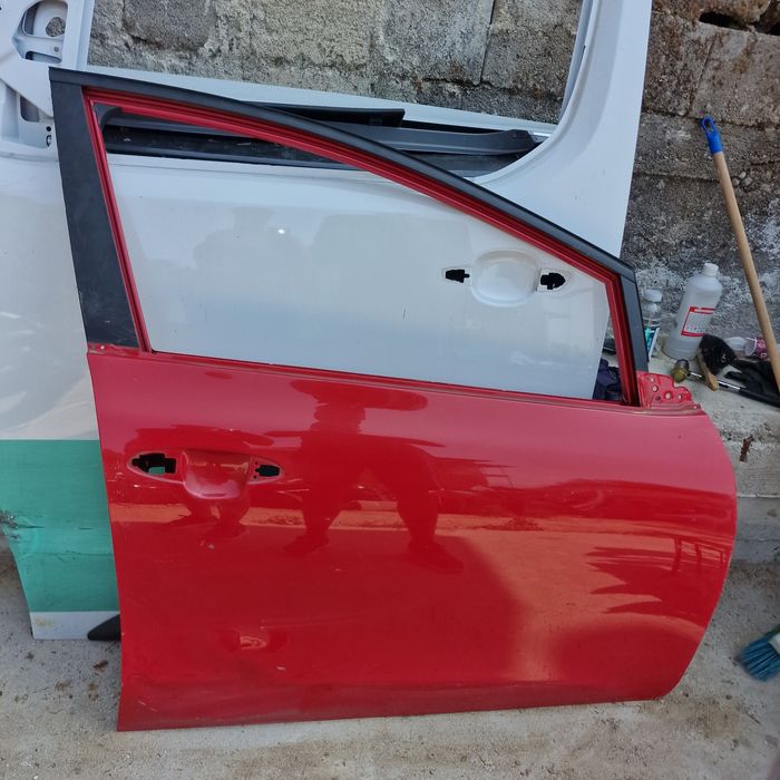 Kia Ceed 12-18 предна дясна врата