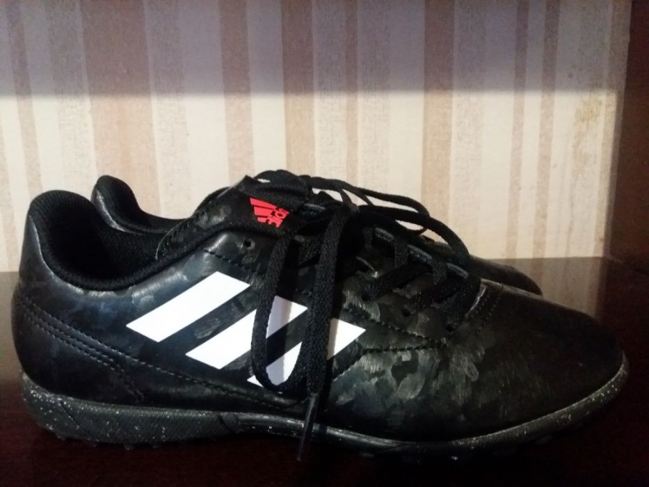 Маратонки Адидас 38 2/3