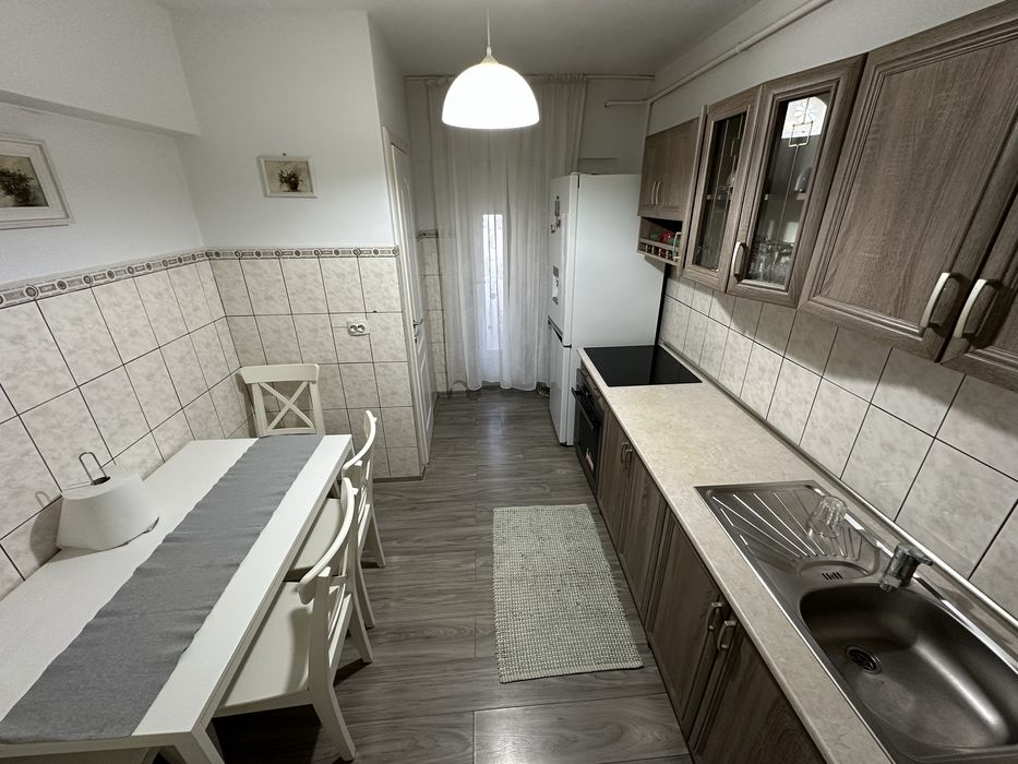 Apartament 3 camere, decomandat, central