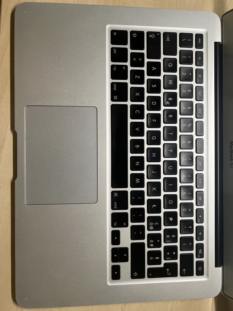 Macbook air mid 2011 13 inch Intel I7