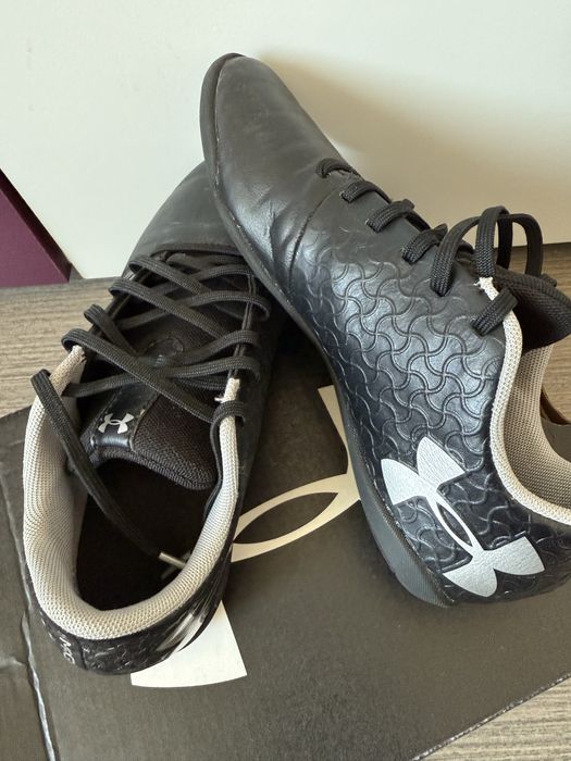 Under Armour футболни обувки