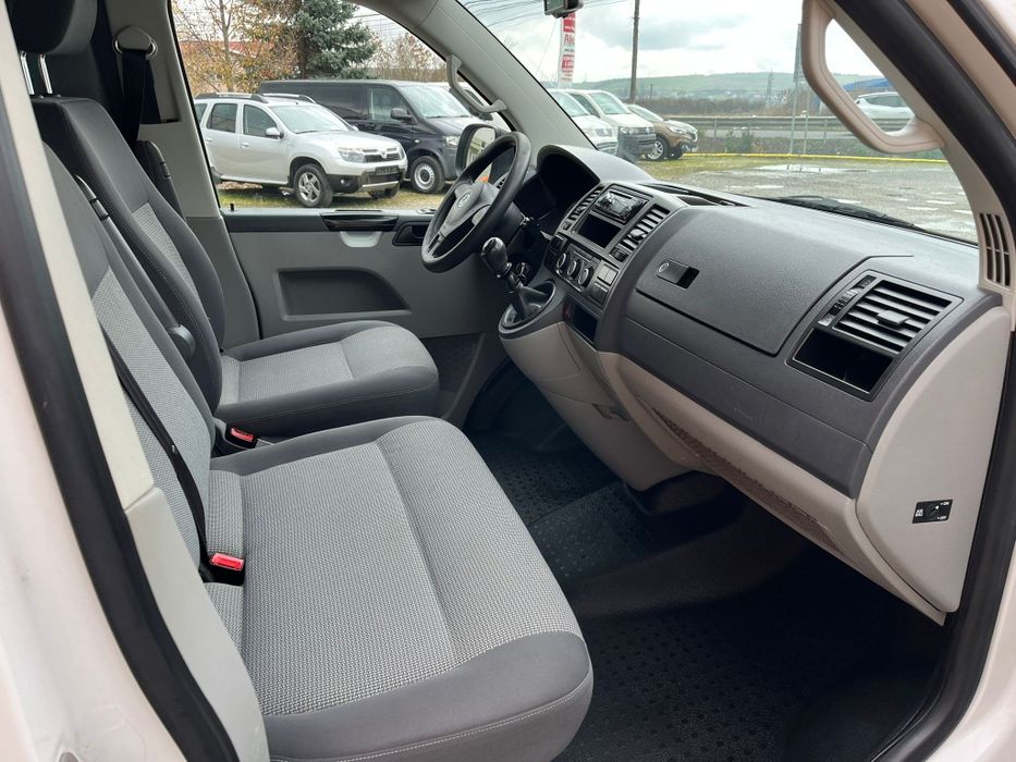 Volkswagen Transporter T5 2.0 TDI, an 2013, 140 CP, model lung