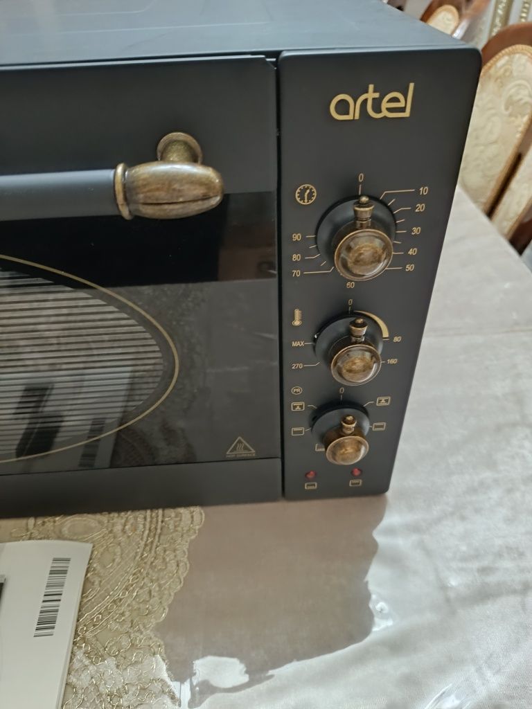 Мини-печь Artel Retro 42л с конвекцией