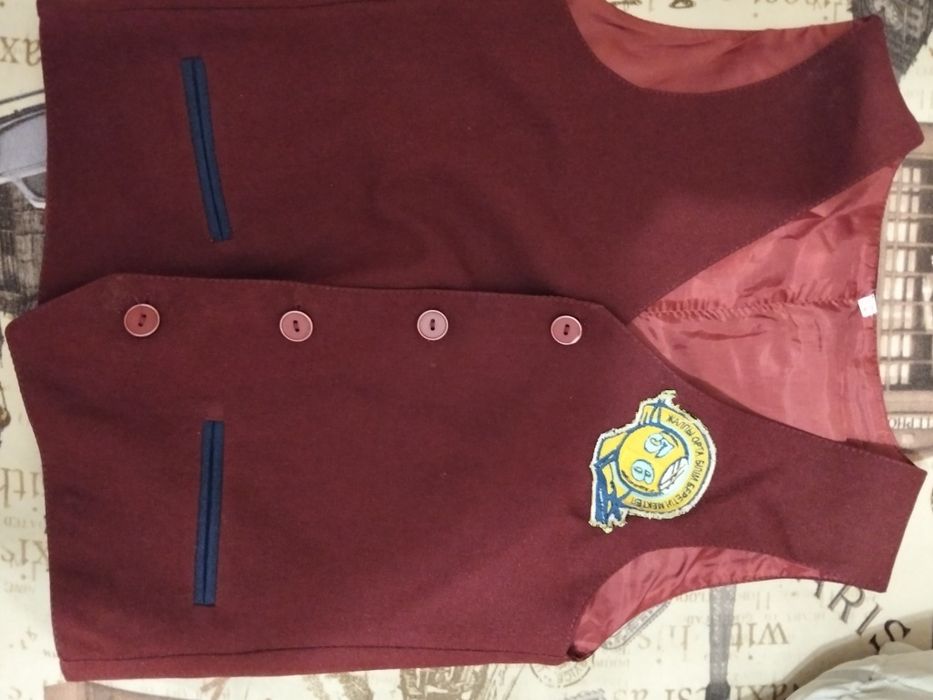 Продам желеты 56 школа