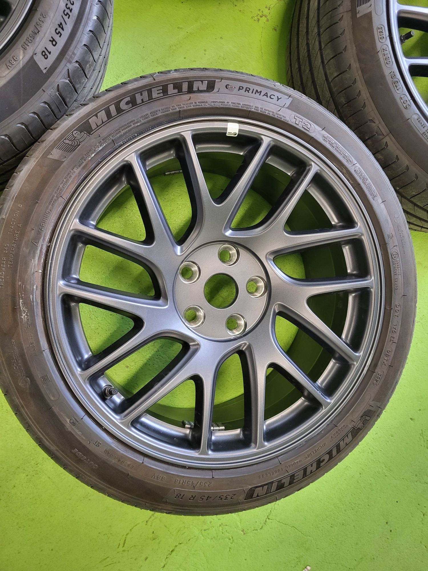 18 5x114.3 Tesla Model 3 235/45/18 Michelin летни гуми 5х114.3 тесла
