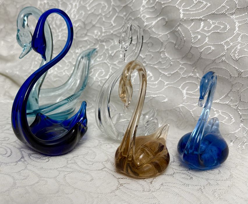 Лебеди из стекла, сувениры, подарки