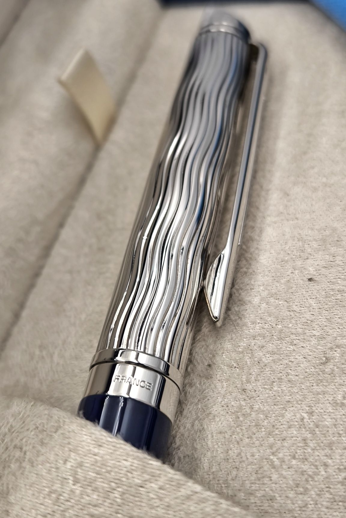 Stilou Deluxe Dark Blue Wave NPT, Hemisphere, penita M, Waterman