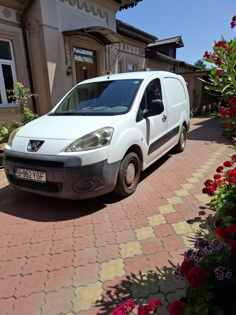 Vând Peugeot Partnet
