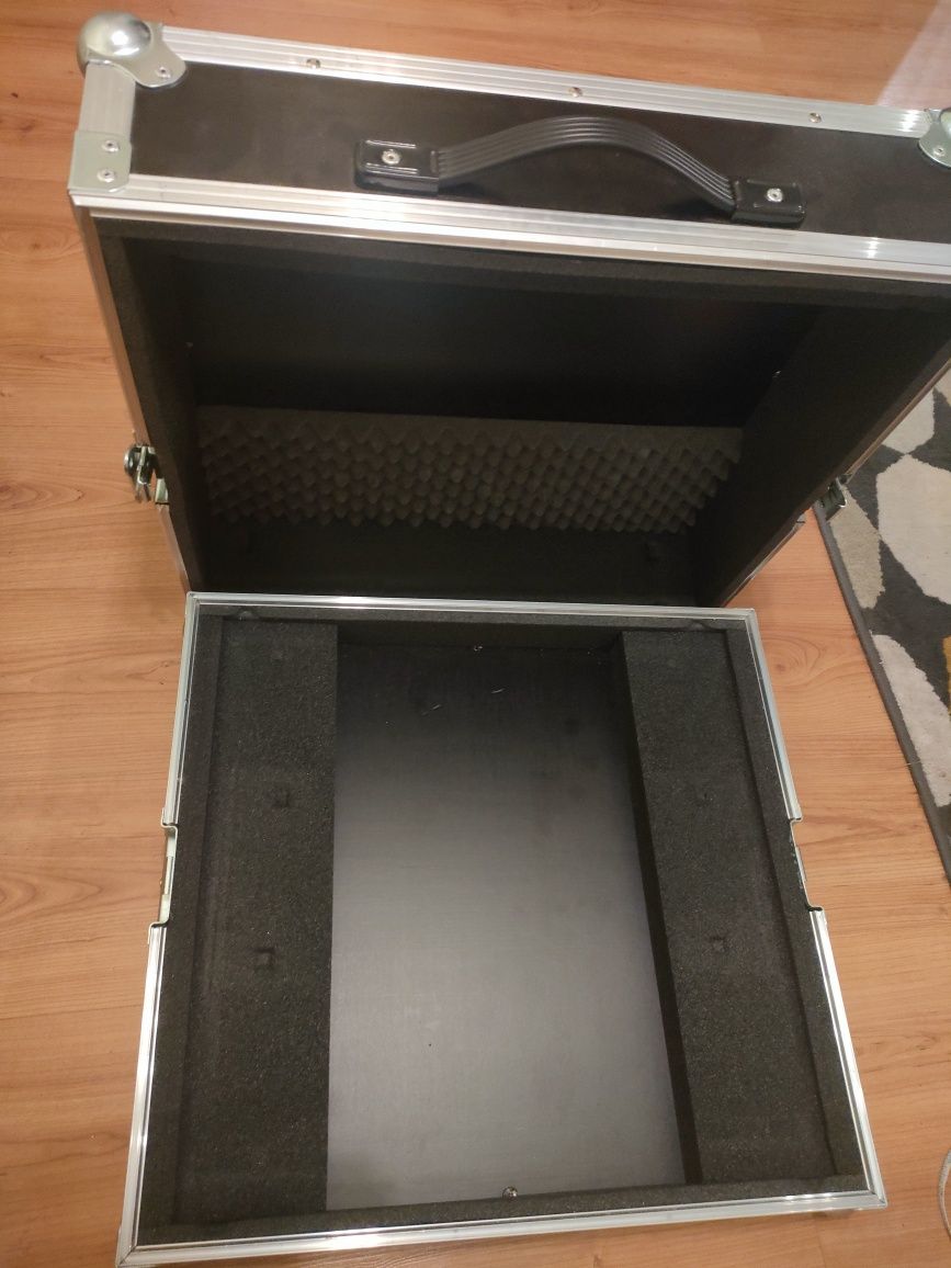 Flightcase case thon transport Yamaha Mackie Dynacord NU trimit