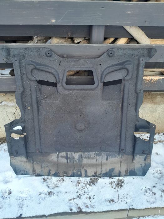 Scut motor plastic bara M Bmw F10 F11