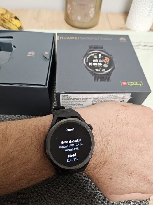 Vând smartwatch Huawei watch GT Runner
