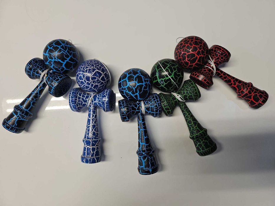 Kendama crapata -18cm - Noua - diverse culori